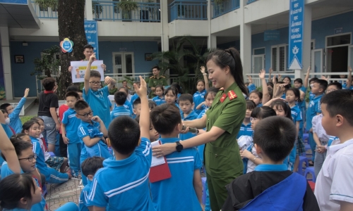 Tổ chức tuyên truyền pháp luật tại trường Tiểu học Phúc Diễn, quận Bắc Từ Liêm, thành phố Hà Nội